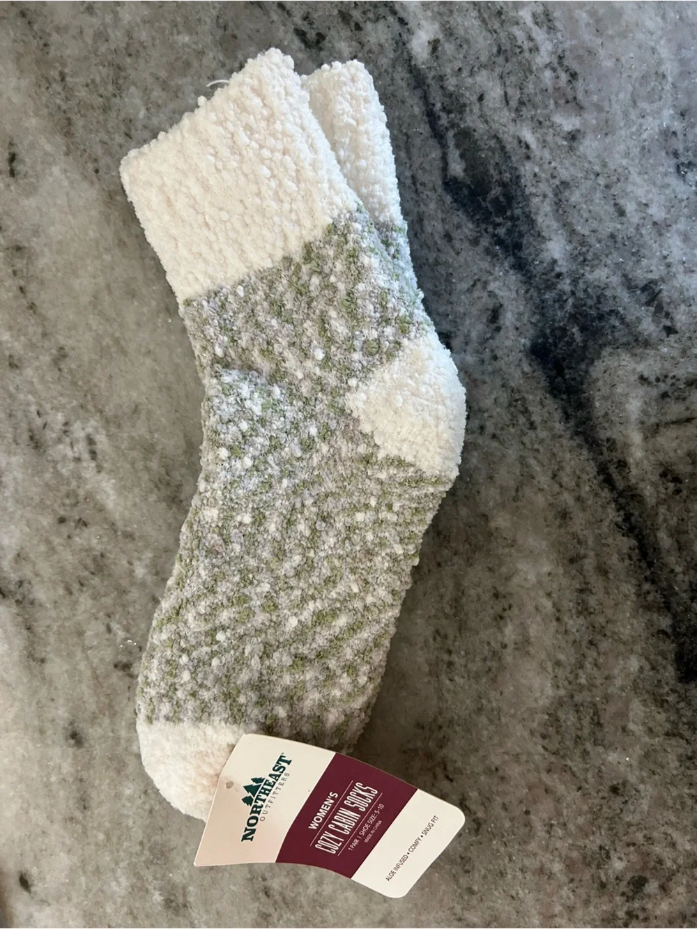 North east Cozy Plush Crew Socks - Green & White nwt
